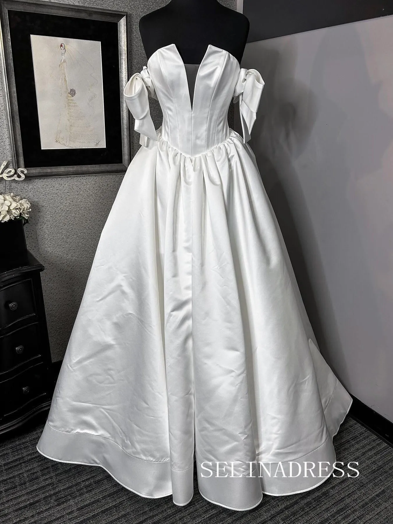 A-line Off-the-shoulder White Wedding Dress Rustic Cheap Bridal Gowns TKL3049