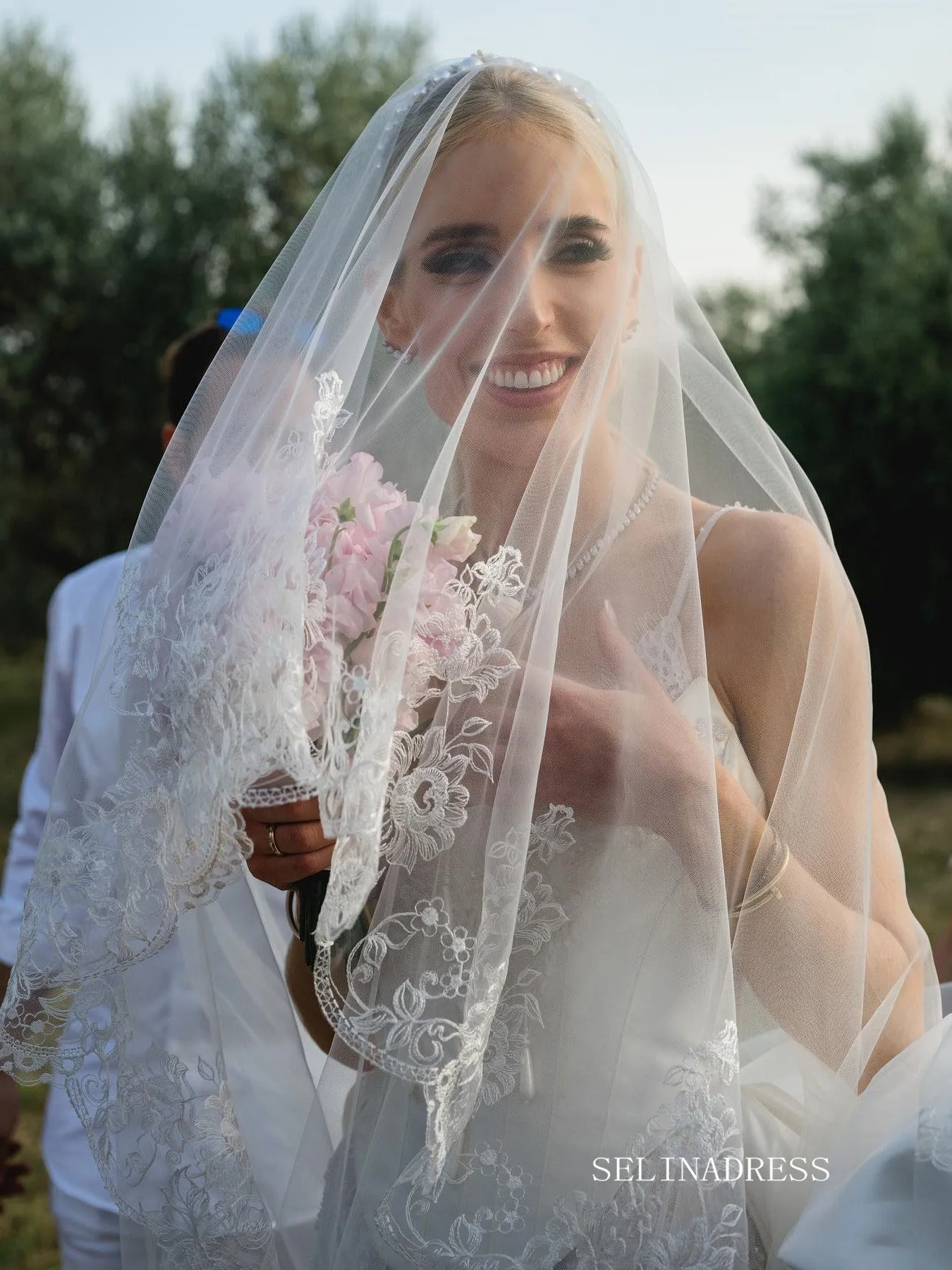 Amazing Spaghetti Straps Lace Wedding Dresses LKO015