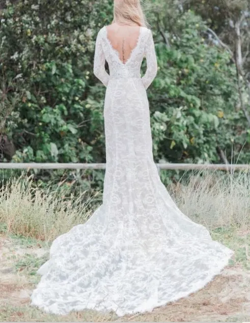 Mermaid V neck Long Sleeve Wedding Dresses Rustic Lace Wedding Gowns SEW037